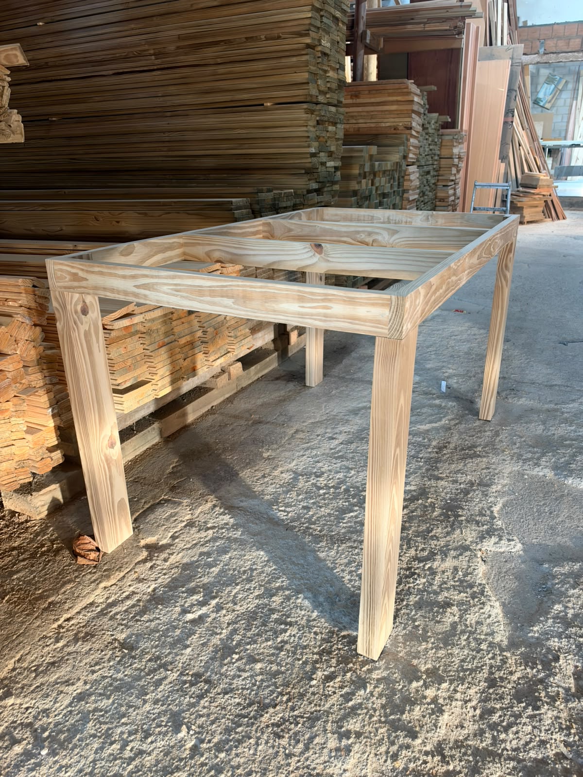 Base De Mesa Pinus Tratado